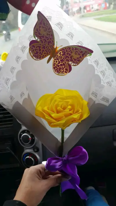 Flores eternas de listón y limpiapipa - miniatura 3