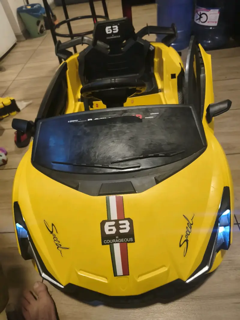 Autvo eléctrico infantil amarillo con control remo - 4