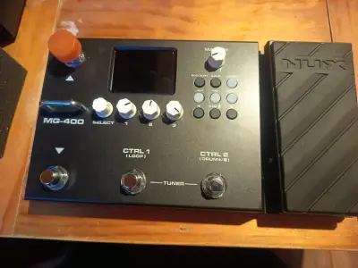 Pedal de efectos NUX MG-400 con fuente de poder - miniatura 4