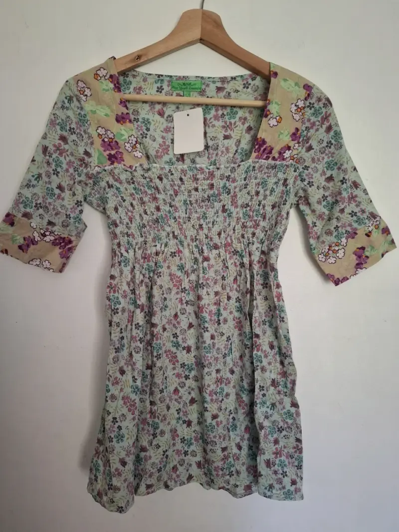 Blusa floral de verano con mangas - 2