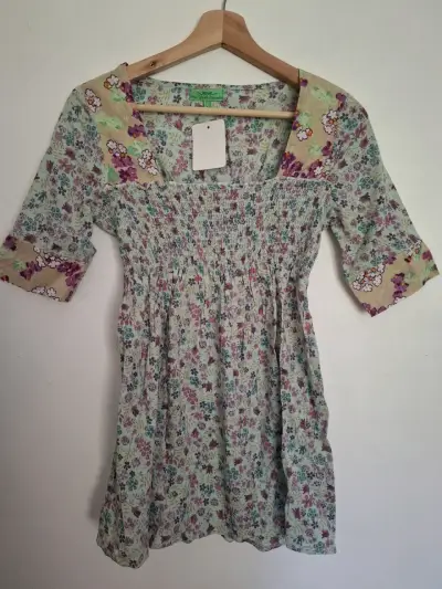 Blusa floral de verano con mangas - miniatura 2