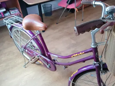 Bicicleta Morada marca Lahsen - miniatura 2