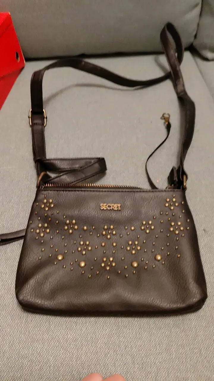 Cartera negra con tachas Secret - 2