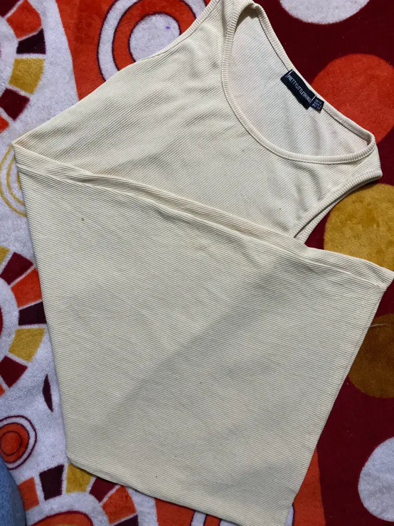 Vestido sin mangas beige PrettyLittleThing - 3