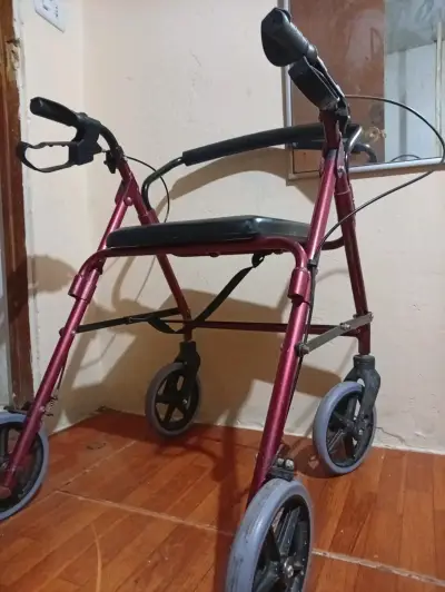 Andador de aluminio plegable con asiento - miniatura 2