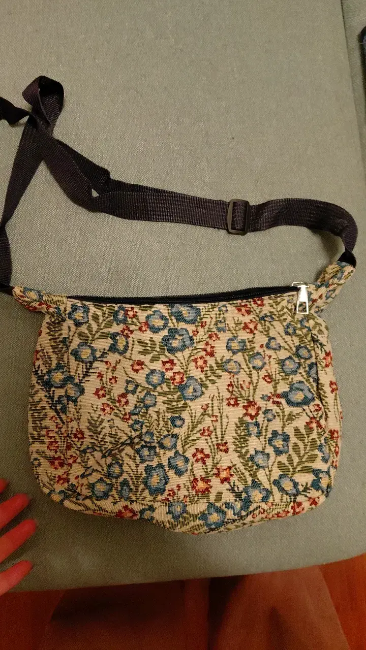 Bolso bandolera floral con cierre ajustable - 2