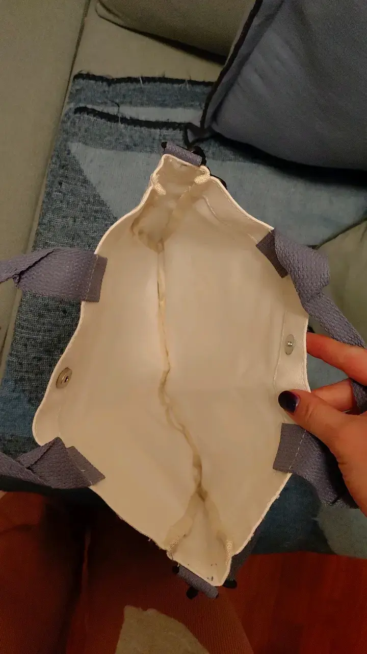 Bolso tote blanco con diseño de libros - 4