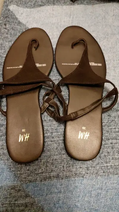 Sandalias planas negras H&M talla 39 - miniatura 1