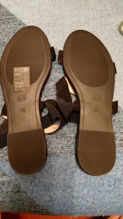 Sandalias planas negras H&M talla 39 - miniatura 2