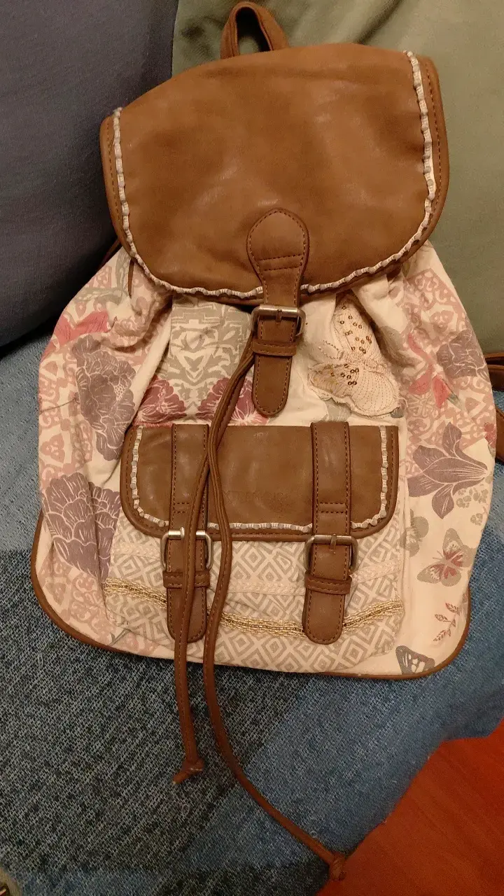 Mochila de tela floral con detalles en cuero - 4
