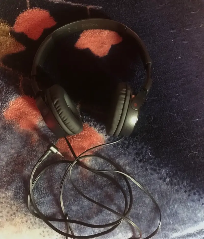 Audífonos Sony MDR-ZX110 con Cable - 2