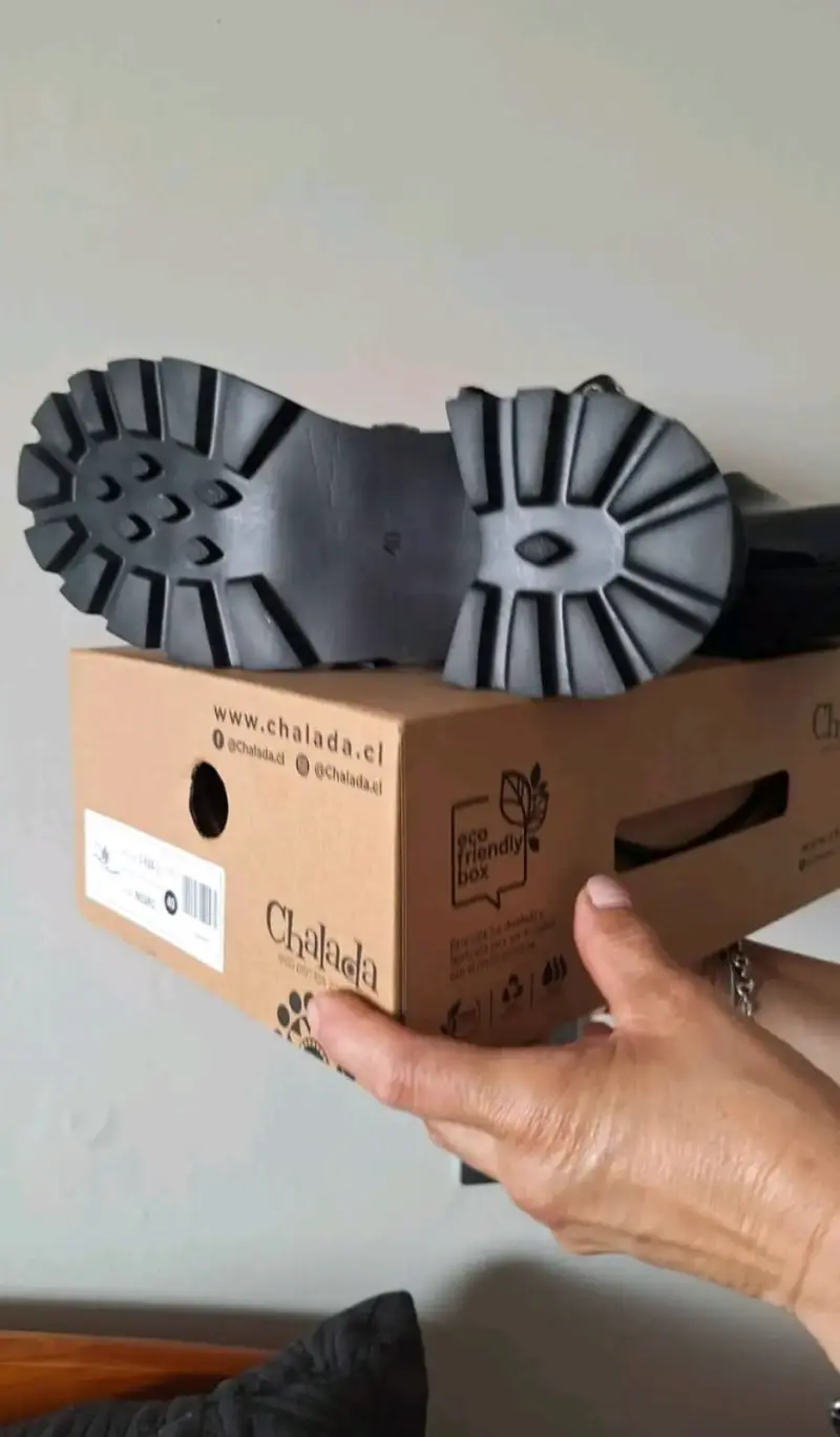 Zapatos de charol negro con plataforma Chalada - 4