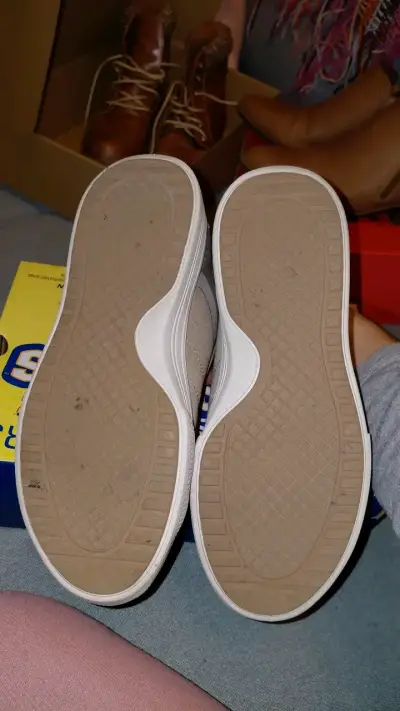 Zapatillas Skechers Slip-Ins Arch Fit Beige - miniatura 3