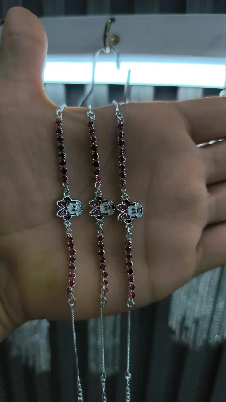 Pulseras de plata con diseño de Minnie