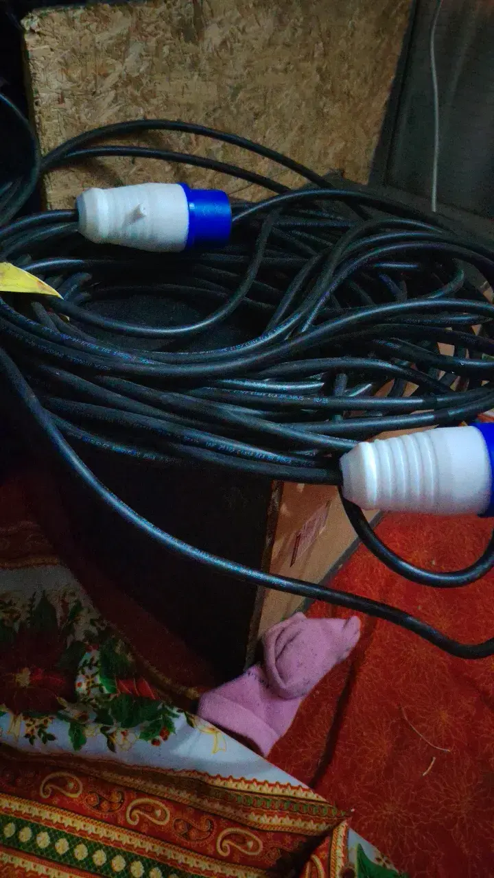 Cable de extensión eléctrica con conectores industriales - 1