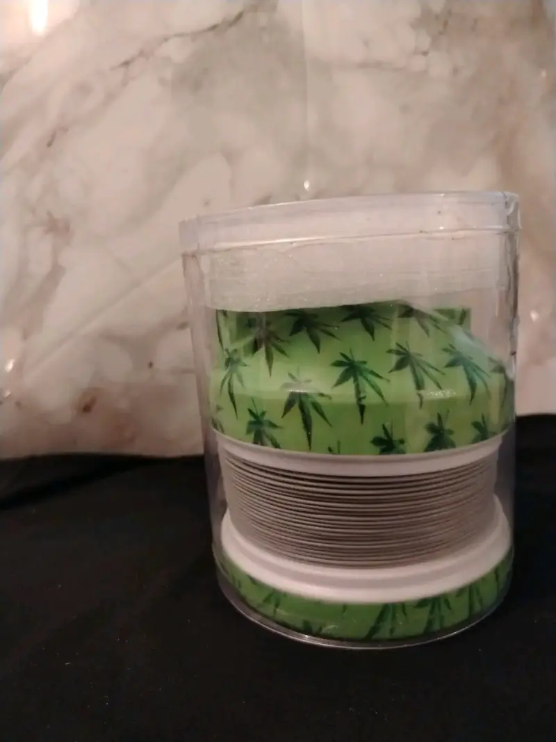 Acordeon verde con diseño de hojas - 1