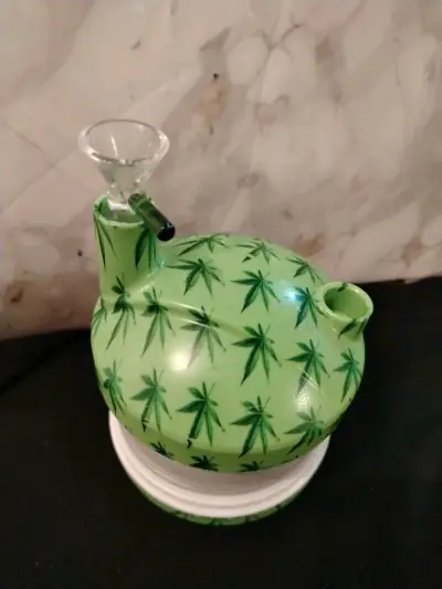 Acordeon verde con diseño de hojas - miniatura 2