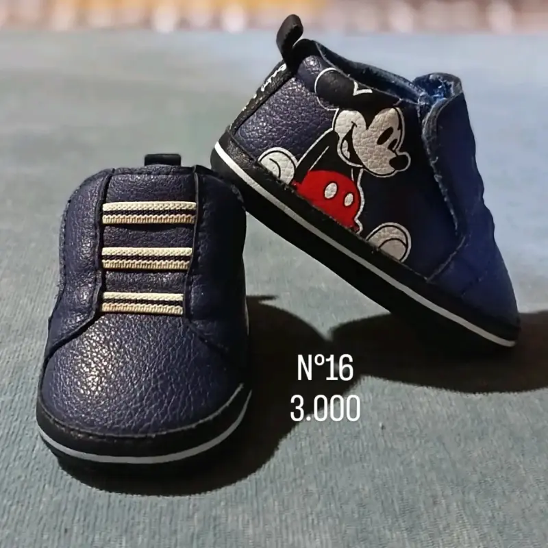 Zapatos de bebé con diseño de Mickey Mouse