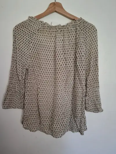 Blusa beige con estampado geométrico - miniatura 3