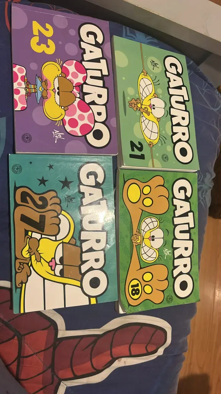 Colección de libros Gaturro números 18, 21, 23 y 27