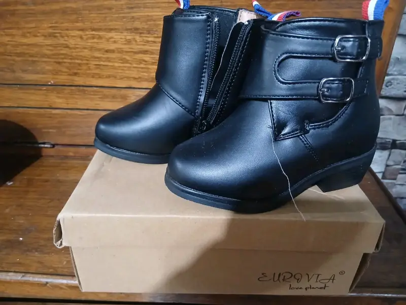 Botines negros para niña Eurovia con hebillas - 2