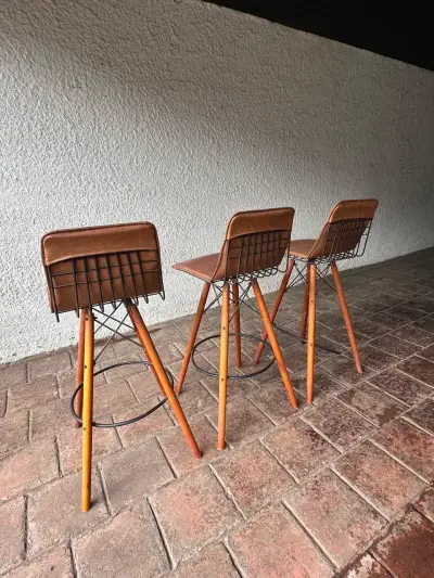 Set de 3 sillas altas de bar con asiento de cuero sintético - miniatura 1