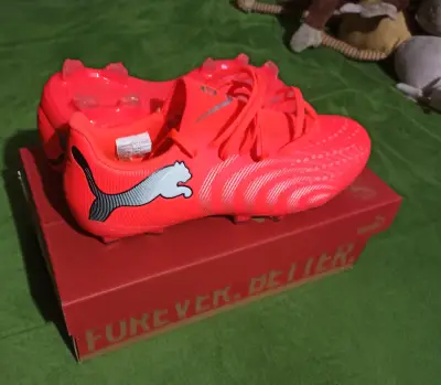 Zapatillas de fútbol Puma rojas para césped - miniatura 1