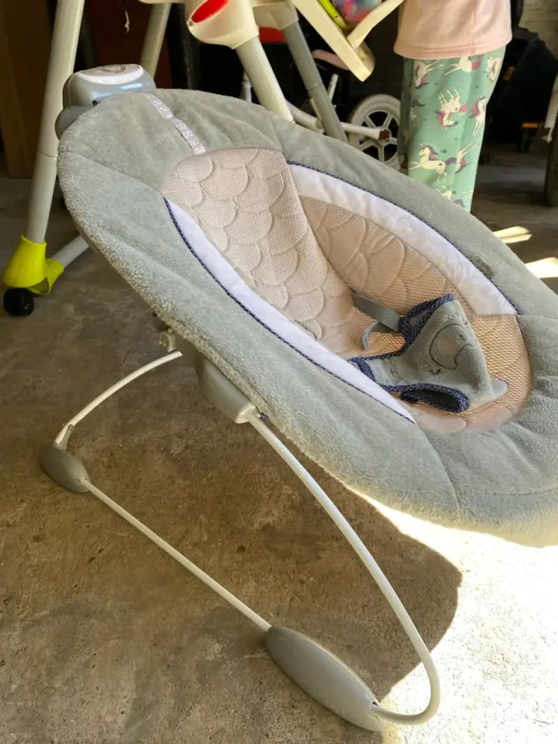 Silla mecedora para bebé Ingenuity gris - 3