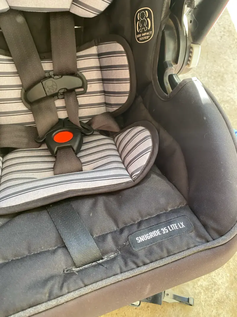 Silla de auto para bebé Graco SnugRide 35 Lite LX - 2