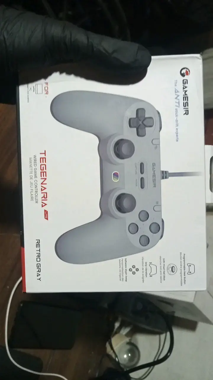 Control Mando Alámbrico Gamesir gris PC - 1