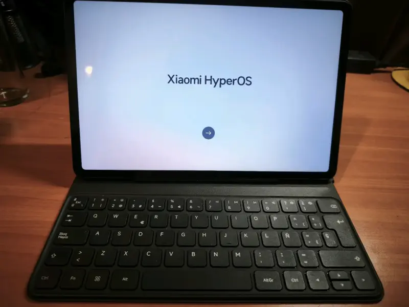Tablet POCO Pad con lápiz inteligente y teclado - 3