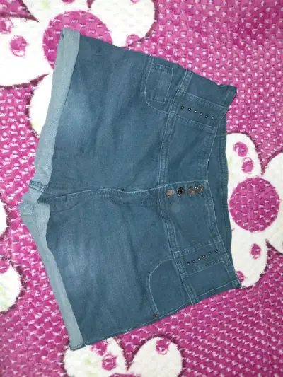 Shorts de mezclilla para mujer en dos colores - miniatura 3