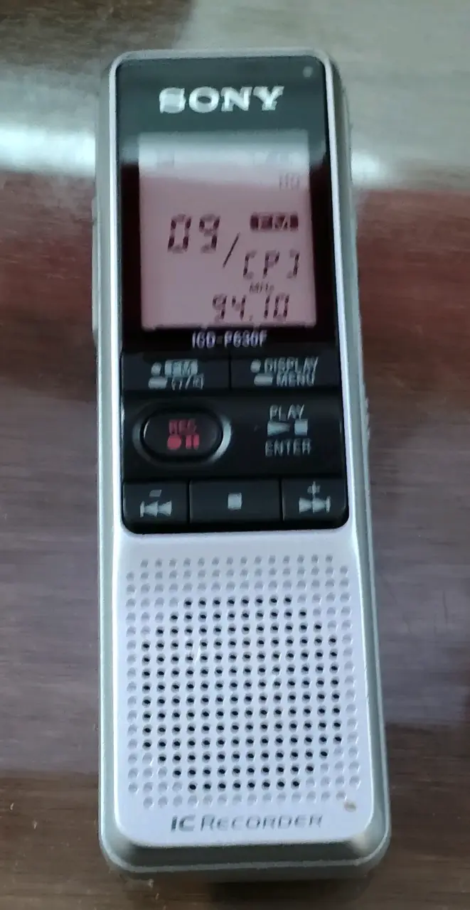 Grabadora de voz Sony ICD-P630F con radio FM - 1