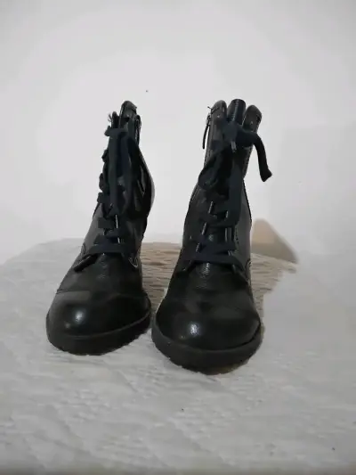 Botines de cuero negro con tacón alto - miniatura 4