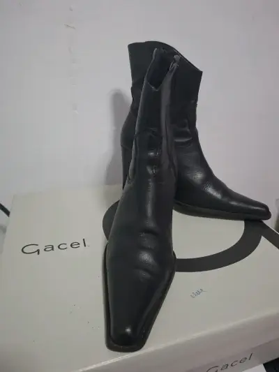 Botines de cuero negro con taco alto marca Gacel - miniatura 1