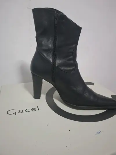 Botines de cuero negro con taco alto marca Gacel - miniatura 3