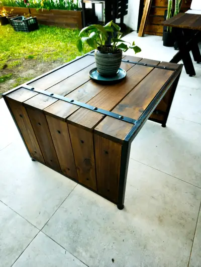 Mesa de Centro Rústica de Madera y Metal - miniatura 1