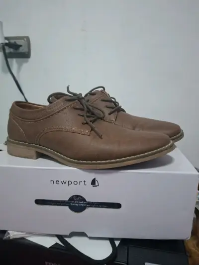 Zapatos de vestir marrones Newport talla 41 - miniatura 1