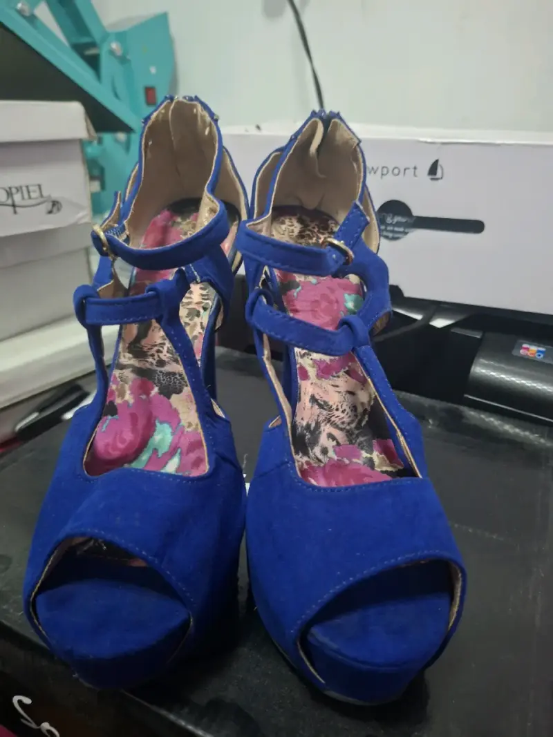 Tacones Azules de Gamuza Newport - 2