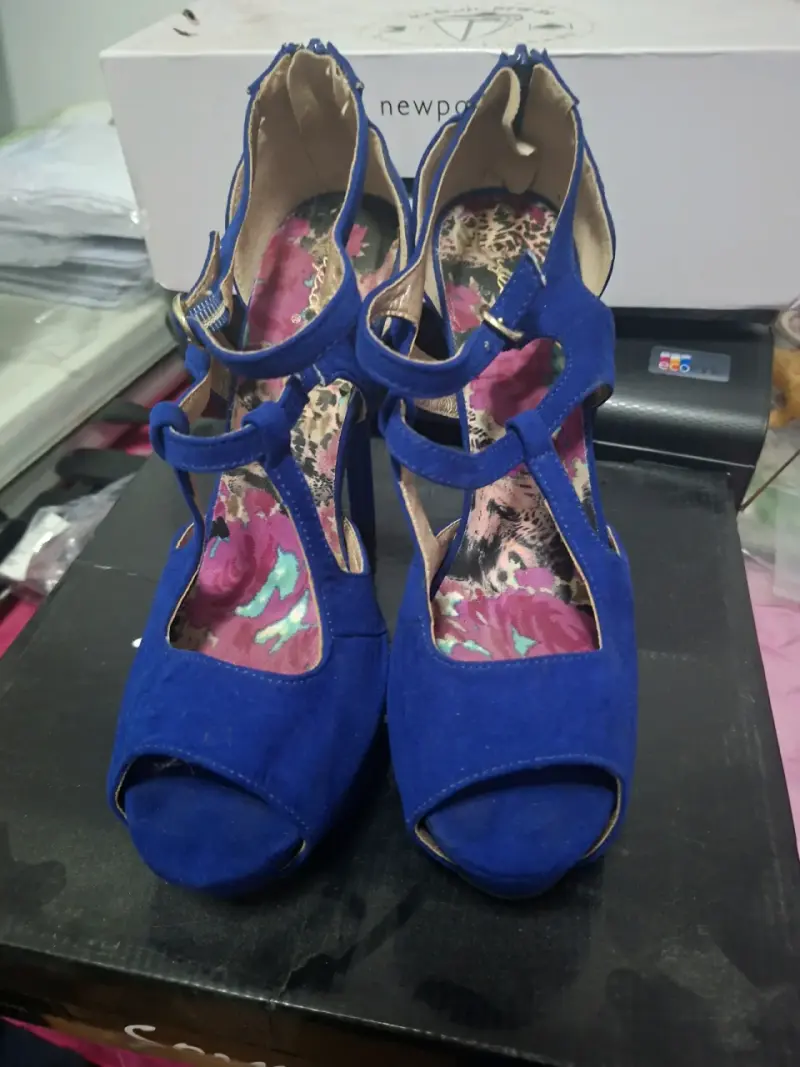 Tacones Azules de Gamuza Newport - 3