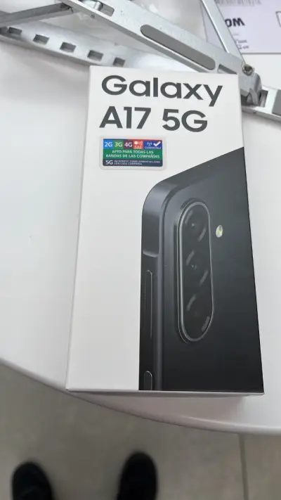 Samsung Galaxy A17 5G nuevo en caja - miniatura 1