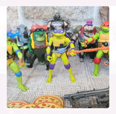 Tortugas Ninja con accesorios set completo. - miniatura 1