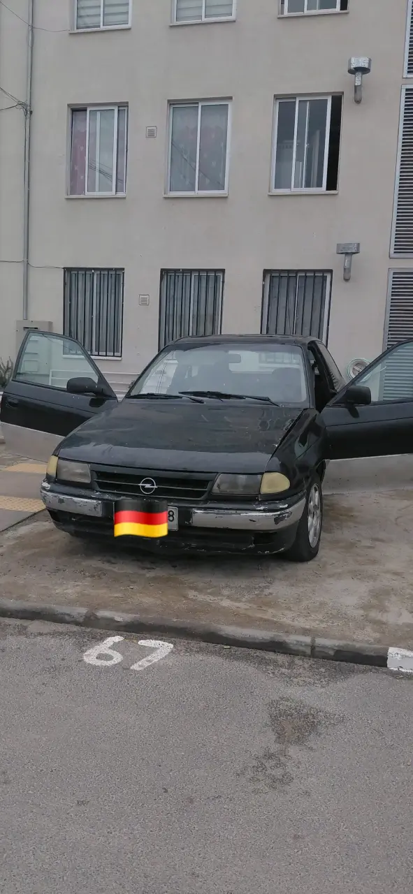 Auto Opel astra f 97 1.6 aleman - 1