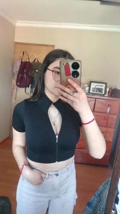 Crop Top ajustada con cierre - miniatura 2