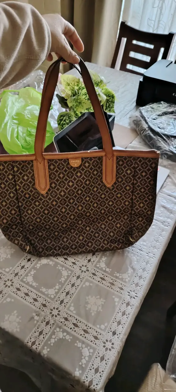 Bolso tote Fossil marrón con diseño geométrico - 1