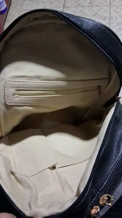 Mochila negra con tachas doradas Ermaid - miniatura 5