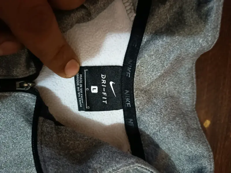 Polerón Nike Dri-Fit gris con cierre - 2