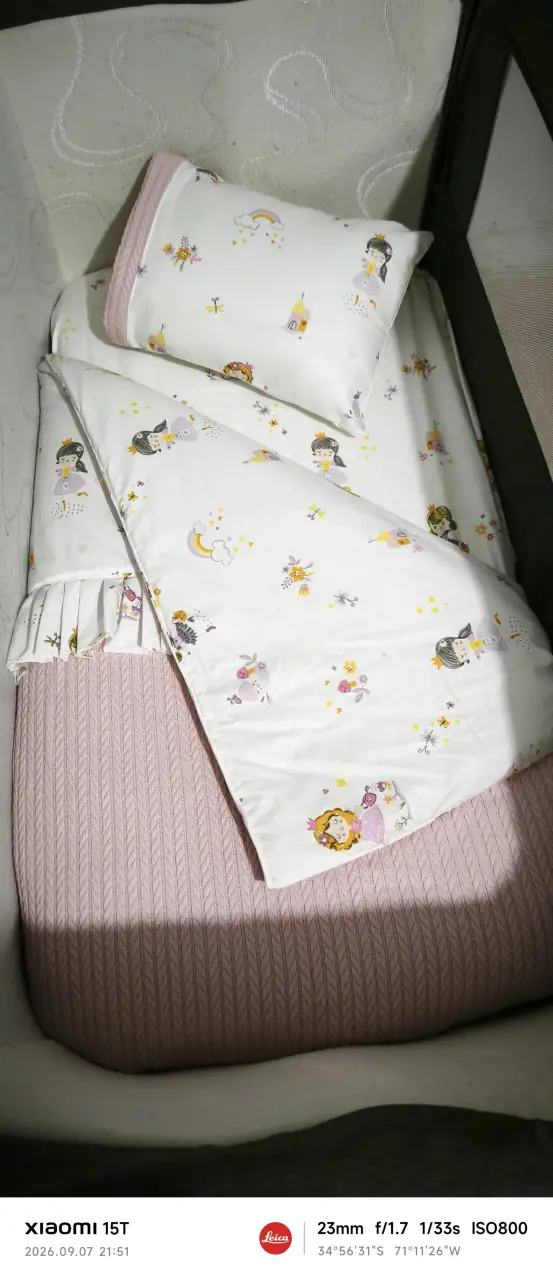 Ropa de cama infantil con diseño de princesas - 1