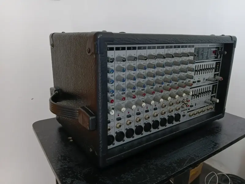 Mezclador amplificador Behringer Europower PMX2000 - 3