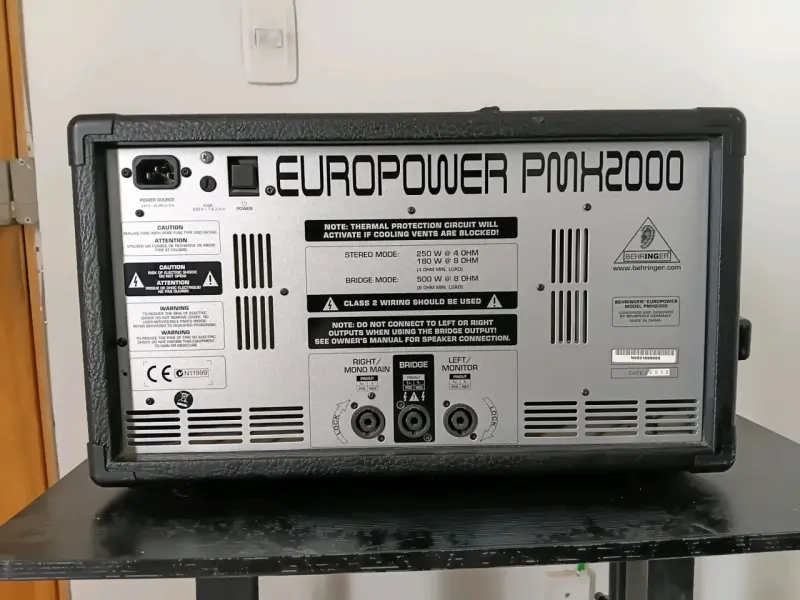 Mezclador amplificador Behringer Europower PMX2000 - 6
